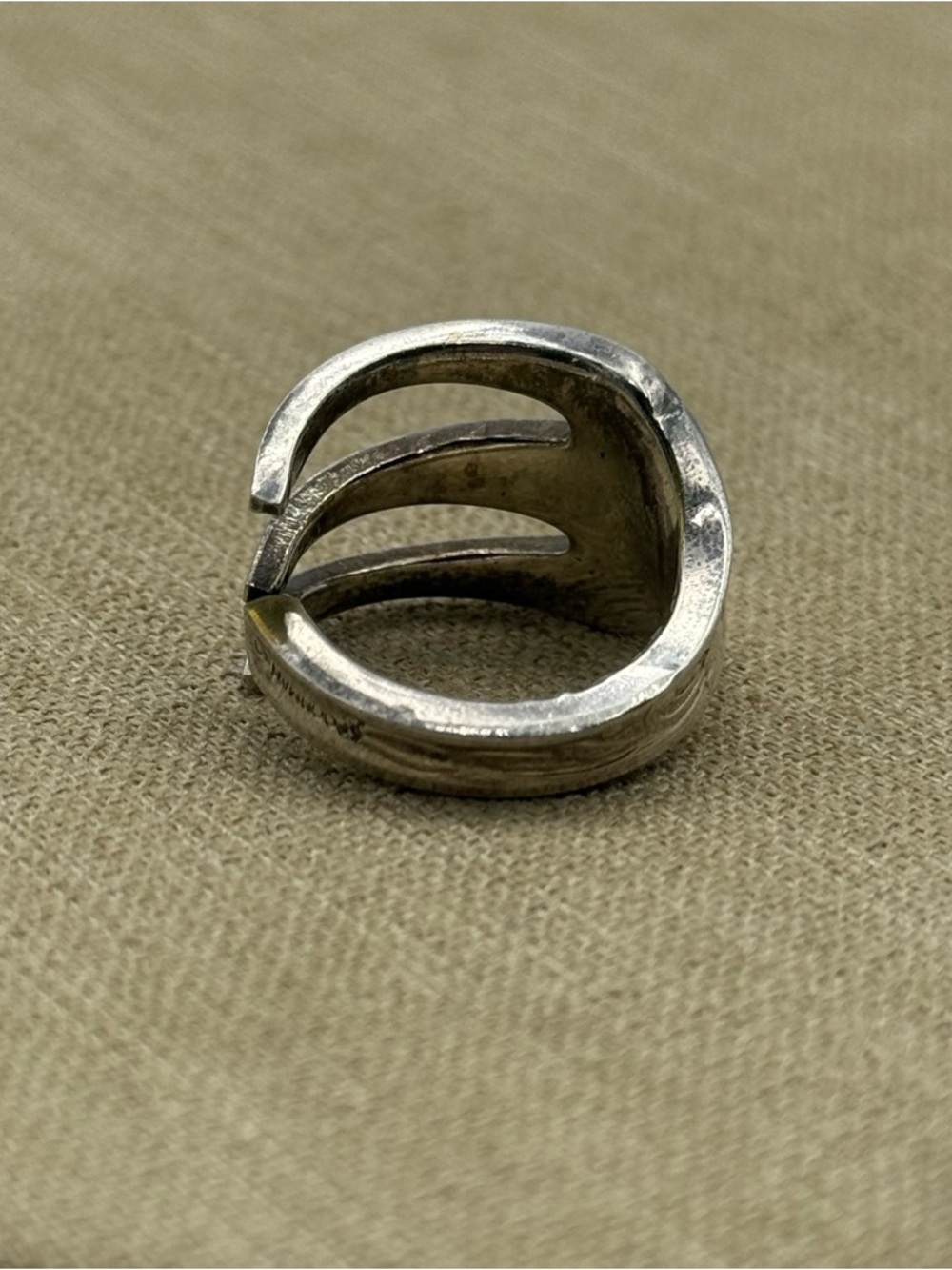 Handmade fork ring Cutout Wide Band Ring - Silver tone - Picture 4 of 4